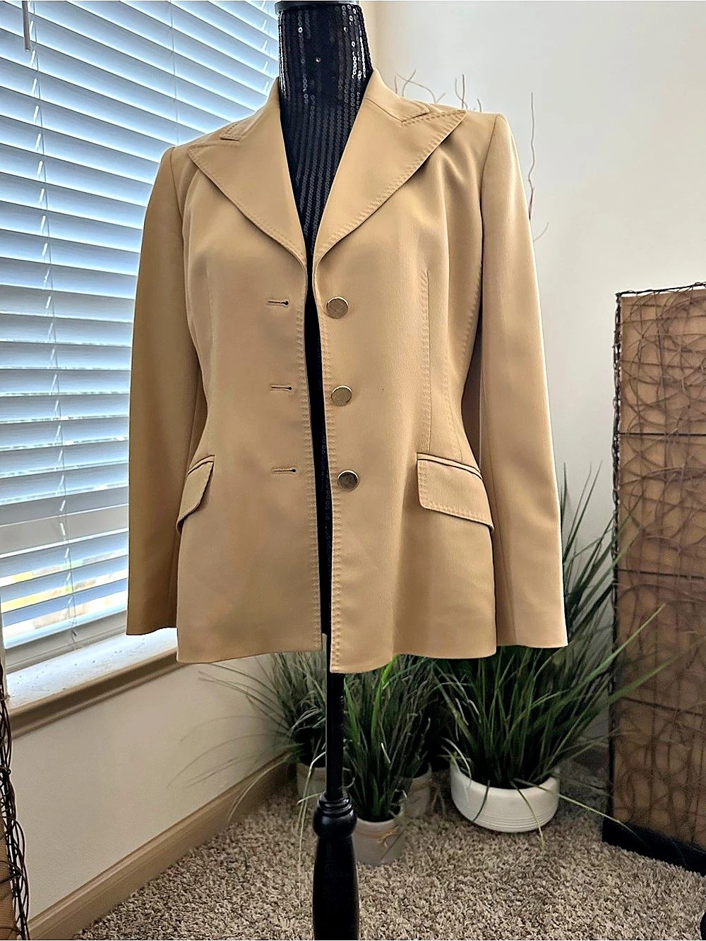 Anne Klein Women's Blazer in Beige Size 4P Like New